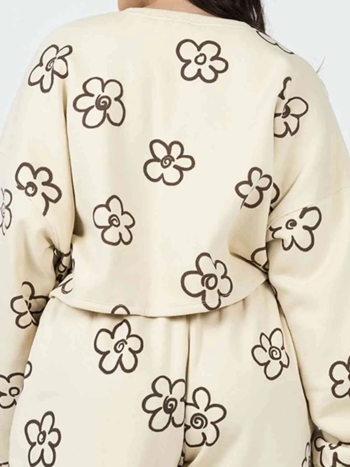 3 Comfy Floral Sweatshirt w/ Shorts Outfit
