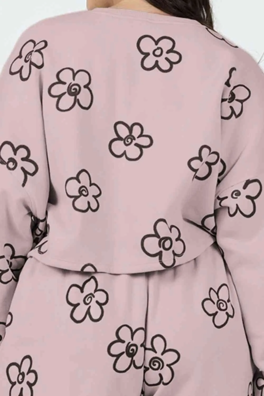 3 Comfy Floral Sweatshirt w/ Shorts Outfit