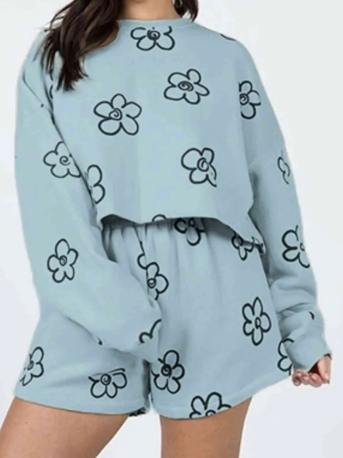 3 Comfy Floral Sweatshirt w/ Shorts Outfit