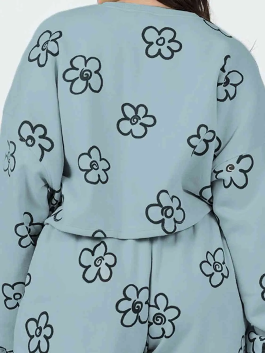 3 Comfy Floral Sweatshirt w/ Shorts Outfit