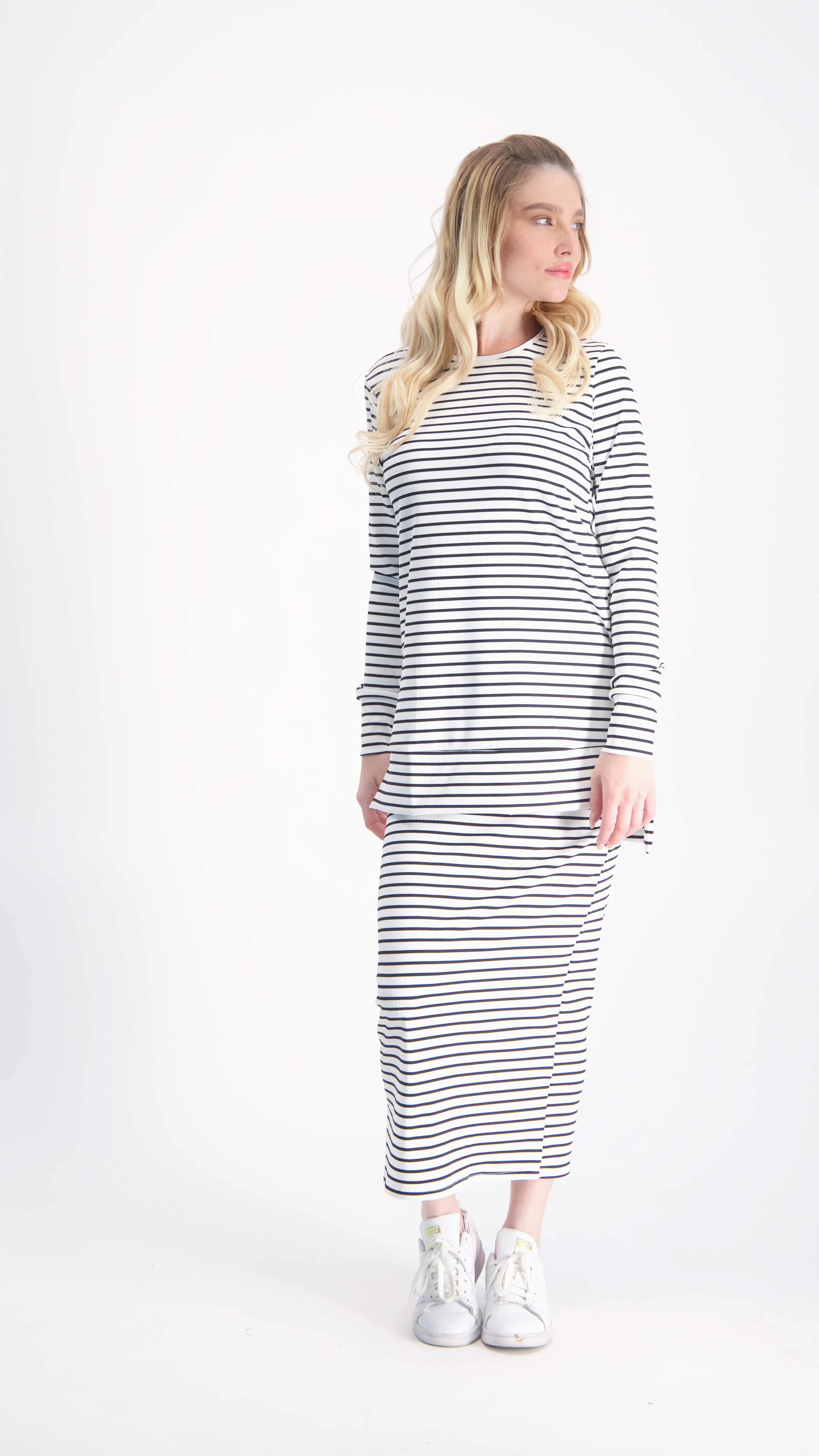 Ribbed Skirt / White & Black Line