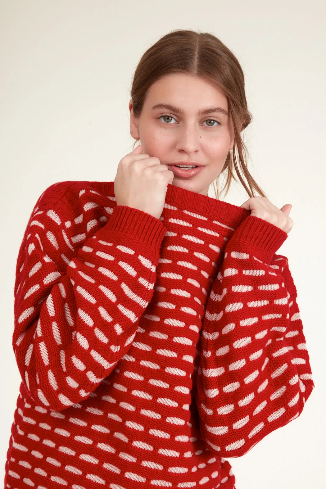Wave Sweater - High risk red / birch